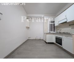¡CON PATIO EN VILA DE GRACIA!