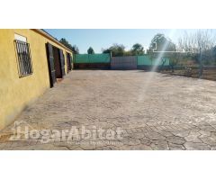 CHALET RUSTICO CON 4361 M2 DE PARCELA Y PARKING