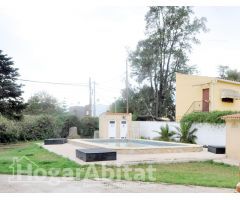 ¡ESPECTACULAR CHALET! CON GARAJE Y PISCINA PRIVADA