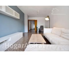 AMPLIO Y LUMINOSO EN RESIDENCIAL CON JARDÍN, GARAJE Y PISCINA