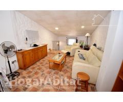 ¡OPORTUNIDAD! CASA CON TERRAZA CERCA DEL CASTILLO DE ONDA