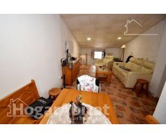 ¡OPORTUNIDAD! CASA CON TERRAZA CERCA DEL CASTILLO DE ONDA
