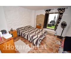 ¡OPORTUNIDAD! CASA CON TERRAZA CERCA DEL CASTILLO DE ONDA