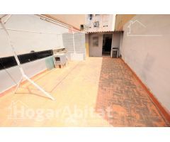 ¡OPORTUNIDAD DE INVERSIÓN!  EDIFICIO DE 3 ALTURAS CON LOCAL COMERCIAL Y TERRAZA