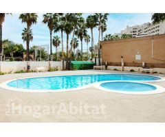 ¡PRIMERA LÍNEA DE PLAYA! EXTERIOR Y ACOGEDOR CON PISCINA Y TERRAZA