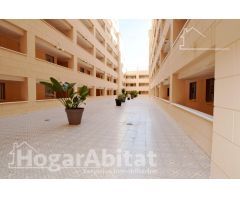 ¡PRIMERA LÍNEA DE PLAYA! EXTERIOR Y ACOGEDOR CON PISCINA Y TERRAZA