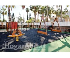 ¡PRIMERA LÍNEA DE PLAYA! EXTERIOR Y ACOGEDOR CON PISCINA Y TERRAZA