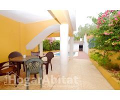 ¡CHALET ESPECTACULAR! AMPLIO Y LUMINOSO CON PISCINA PRIVADA Y TERRAZA
