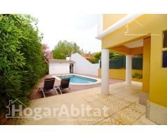¡CHALET ESPECTACULAR! AMPLIO Y LUMINOSO CON PISCINA PRIVADA Y TERRAZA