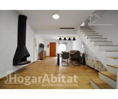 CASA REFORMADA CON TERRAZA Y CHIMENEA