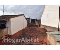 ¡PERFECTA PARA INVERTIR! CASA AMPLIA Y LUMINOSA PARA REFORMAR CON TERRAZA