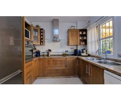 GRAN CHALET ADOSADO EN VENTA EN TEATINOS