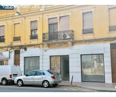Local comercial reformado de 274m2 en edificio modernista en zona Menendez y Pelayo de Alfafar.