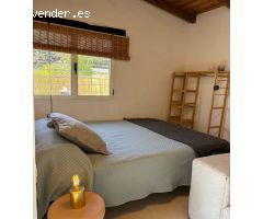 Minicasa con áreas exteriores y jacuzzi