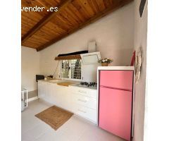 Minicasa con áreas exteriores y jacuzzi