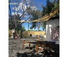 Minicasa con áreas exteriores y jacuzzi