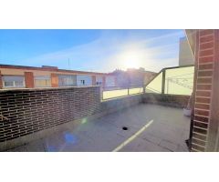 ÁTICO EN VENTA DE DOS HABITACIONES EN DELICIAS-ARCO LADRILLO