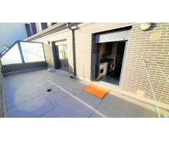 ÁTICO EN VENTA DE DOS HABITACIONES EN DELICIAS-ARCO LADRILLO