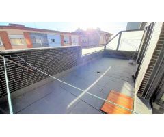 ÁTICO EN VENTA DE DOS HABITACIONES EN DELICIAS-ARCO LADRILLO