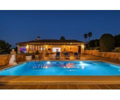 Chalet de lujo con espectaculares vistas en urbanización privada en el término de Palma de Mallorca