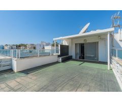 Edificio con vistas al puerto de Porto Cristo