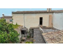 Vivienda para reformar de 2 plantas con gran jardín y garaje en Costitx