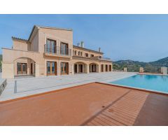 Villa de estilo mallorquín en Camp de Mar
