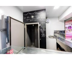 Puesto de 8 metros equipado en el Mercado de la Cebada (Madrid)