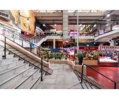 Puesto de 8 metros equipado en el Mercado de la Cebada (Madrid)