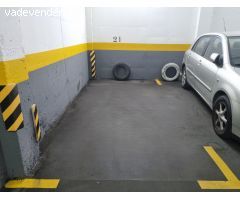 Plaza de garaje para coche grande