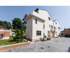 Extraordinarios chalets en urbanización cerrada