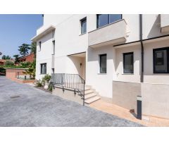 Extraordinarios chalets en urbanización cerrada