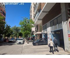 Plaza de garaje para coche grande