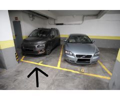 Plaza de garaje para coche grande