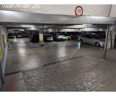 Plaza de garaje para coche grande