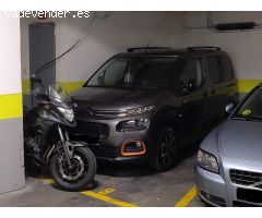 Plaza de garaje para coche grande