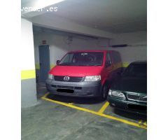 Plaza de garaje para coche grande
