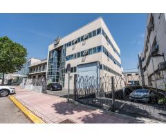 NAVE INDUSTRIAL EN MÓSTOLES – CALLE FRAGUA – 1.720 M² EN 4 PLANTAS Se ofrece en venta una magnífica