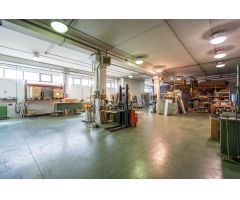 NAVE INDUSTRIAL EN MÓSTOLES – CALLE FRAGUA – 1.720 M² EN 4 PLANTAS Se ofrece en venta una magnífica