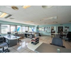 NAVE INDUSTRIAL EN MÓSTOLES – CALLE FRAGUA – 1.720 M² EN 4 PLANTAS Se ofrece en venta una magnífica