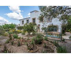 Casa con jardín y piscina en Vallmoll