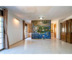Casa con jardín y vistas en Prenafeta