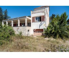 Casa con terreno edificable en Vall de lArrabassada