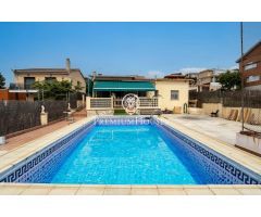 Casa independiente con vistas y piscina en Santa María