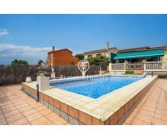 Casa independiente con vistas y piscina en Santa María
