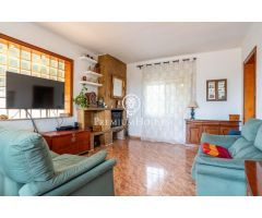 Casa independiente con vistas y piscina en Santa María