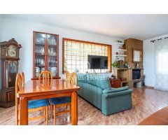 Casa independiente con vistas y piscina en Santa María
