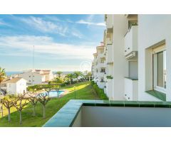 Apartamento con vistas y terraza a la venta en Aiguadolç, Sitges