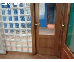 Local reformado con garaje incluido en calle San Nicolás - Centro de la ciudad de Alcoy