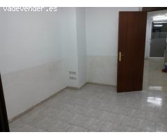 Se alquila o vende local en Alcoy - Calle Entenza
